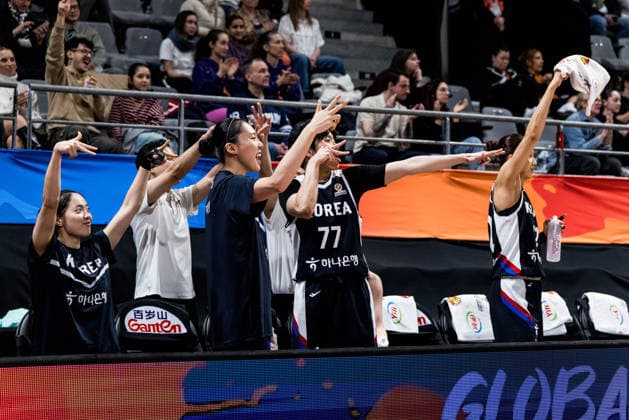 LYON-VILLEURBANNE, FRANCE - MARCH 15: The Korean bench cheers after another successful three pointer during the FIBA Women™s World Cup Qualifying Tournament match between Philippines (PHI) vs. Republic of Korea (KOR) at Astroballe on matchday 4 of the FIBA Women™s World Cup Qualifying Tournament on March 15, 2026 in Lyon-Villeurbanne, France. France Copyright: xSteffiexWunderlx