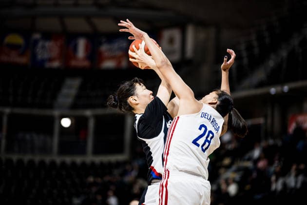 LYON-VILLEURBANNE, FRANCE - MARCH 15: Jisu Park (Republic of Korea, 7) shoots the ball over Kacey Dela Rosa (Philippines, 28) during the FIBA Women™s World Cup Qualifying Tournament match between Philippines (PHI) vs. Republic of Korea (KOR) at Astroballe on matchday 4 of the FIBA Women™s World Cup Qualifying Tournament on March 15, 2026 in Lyon-Villeurbanne, France. France Copyright: xSteffiexWunderlx