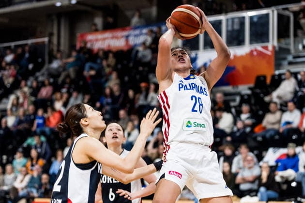 LYON-VILLEURBANNE, FRANCE - MARCH 15: Kacey Dela Rosa (Philippines, 28) shoots the ball over Haeran Lee (Republic of Korea, 12) during the FIBA Women™s World Cup Qualifying Tournament match between Philippines (PHI) vs. Republic of Korea (KOR) at Astroballe on matchday 4 of the FIBA Women™s World Cup Qualifying Tournament on March 15, 2026 in Lyon-Villeurbanne, France. France Copyright: xSteffiexWunderlx