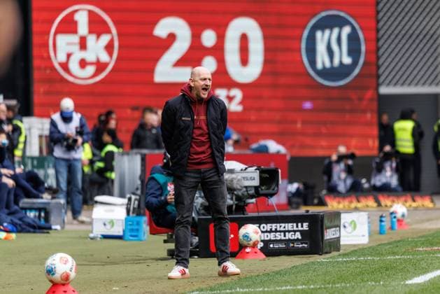 Thorsten Lieberknecht (Trainer 1.FC Kaiserslautern) an der Seitenlinie, 1. FC Kaiserslautern vs Karlsruher SC, Fussball, 2. Bundesliga, 26. Spieltag, Saison 2025 2026, 15.03.2026 1. FC Kaiserslautern vs Karlsruher SC, Fussball, 2. Bundesliga, 26. Spieltag, Saison 2025 2026, 15.03.2026