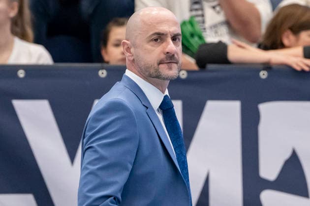 EasyCredit Basketball Bundesliga - 2025 2026 - Syntainics MBC vs.Alba Berlin Weissenfels, Deutschland 15.Maerz 2026: Im Bild:Trainer Milenko Bogicevic (Weissenfels) Weissenfels Stadthalle Weissenfels Sachsen-Anhalt Deutschland