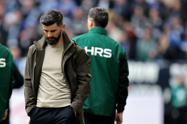 Chef-Trainer Miron Muslic (FC Schalke 04) beim Spiel der 2. Bundesliga (Saison 2025 26) FC Schalke 04 - Hannover 96 - Copyright: Thomas Pakusch