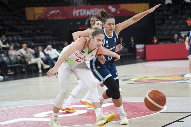 Hungary v Argentina - 2026 FIBA Women s Basketball World Cup qualification ISTANBUL, TURKIYE - MARCH 15: Aliz Varga (L) of Hungary in action against Candela Gentinetta (R) of Argentina during 2026 FIBA Women s Basketball World Cup qualification Group C match between Hungary and Argentina at Basketball Development Center in Istanbul, Turkiye on March 15, 2026. Beyza Comert Anadolu Istanbul Turkey. Editorial use only. Please get in touch for any other usage.  Copyright: x2026xAnadoluxBeyzaxComertx