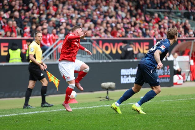 15.03.2026, xrekx, Fussball 2.Bundesliga, 1.FC Kaiserslautern - Karlsruher SC v.l. Marlon Ritter (1.FC Kaiserslautern) verletzt, Verletzung, Schmerz, Schmerzen, injured, injury, pain, pains (DFL DFB REGULATIONS PROHIBIT ANY USE OF PHOTOGRAPHS as IMAGE SEQUENCES and or QUASI-VIDEO) Kaiserslautern