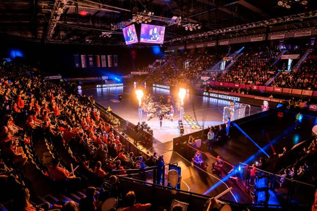 Handball: DHB-Pokal, Spiel Platz 3, Thueringer HC - HSG Blomberg-Lippe Übersicht, Arena, Innenansicht, Spielstätte Stuttgart Porsche Arena Baden-Württemberg Deutschland