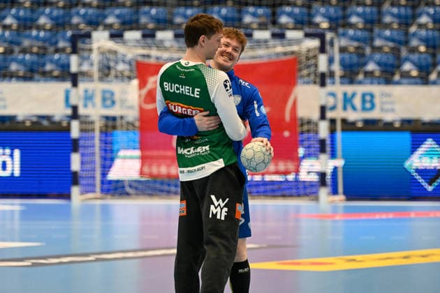 Julian Buchele (Frisch Auf Goeppingen, 01) und Jarnes Faust (TBV Lemgo Lippe, 35) begruessen sich TBV Lemgo Lippe vs. Frisch Auf Goeppingen, Handball, 1. Bundesliga, 25. Spieltag, Saison 2025 2026, 15.03.2026, TBV Lemgo Lippe vs. Frisch Auf Goeppingen, Handball, 1. Bundesliga, 25. Spieltag, Saison 2025 2026, 15.03.2026 Lemgo Copyright: xEibner-Pressefoto RobertxGertzenx EP_RGN