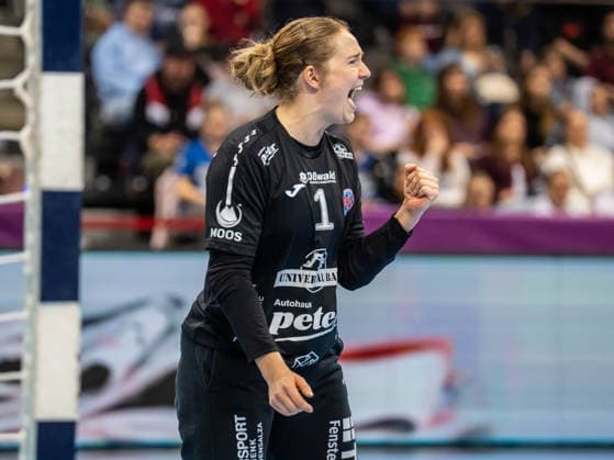 Christina Loevgren Hallberg (Thueringer HC, 01) jubelt nach einer Parade, Thueringer HC vs. HSG Blomberg-Lippe, Handball, DHB Pokal Haushahn Final 4, Spiel um Platz 3, Spielzeit 2025 2026, 15.03.2026 Thueringer HC vs. HSG Blomberg-Lippe, Handball, DHB Pokal Haushahn Final 4, Spiel um Platz 3, Spielzeit 2025 2026, 15.03.2026 Stuttgart Copyright: xMichaelxSchmidt Eibner-Pressefotx EP_MST