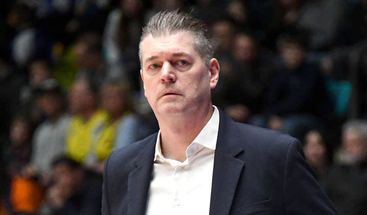 15.03.2026, xokbx, Basketball easyCredit BBL Bundesliga, Frankfurt Skyliners - EWE Baskets Oldenburg v.l. Trainer Klaus Perwas (Head Coach, Fraport Skyliners Frankfurt), Mimik, Ernst (DFL DFB REGULATIONS PROHIBIT ANY USE OF PHOTOGRAPHS as IMAGE SEQUENCES and or QUASI-VIDEO) Frankfurt am Main