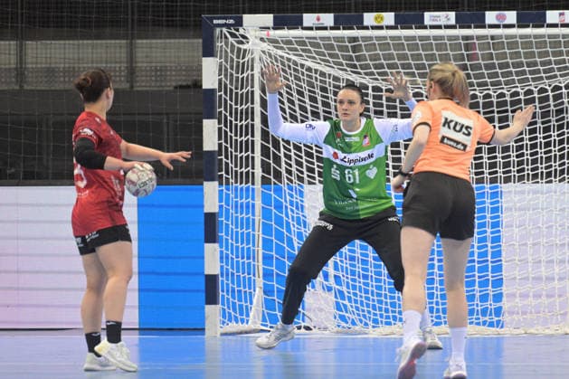 Nicole Roth (HSG Blomberg-Lippe, 61) im Tor im Zweikampf beim 7 Meter mit Natsuki Aizawa (Thueringer HC, 23) Thueringer HC vs. HSG Blomberg-Lippe, Handball, Frauen, DHB Pokal Haushahn Final 4, Spiel um Platz 3, Saison 2025 2026, 15.03.2026 Thueringer HC vs. HSG Blomberg-Lippe, Handball, Frauen, DHB Pokal Haushahn Final 4, Spiel um Platz 3, Saison 2025 2026, 15.03.2026 Stuttgart Copyright: xEibner-Pressefoto TobiasxBaurx EP_TBR