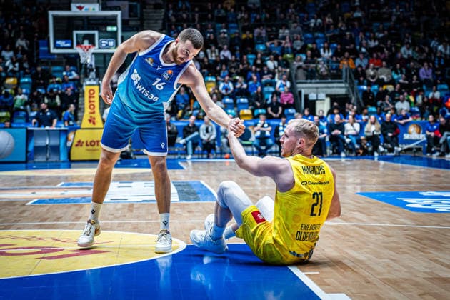 15.03.2026, xhfmx, Basketball easyCredit BBL Bundesliga, Frankfurt Skyliners - EWE Baskets Oldenburg v.l. Radii Caisin (Skyliners Frankfurt), Seth Hinrichs (EWE Baskets Oldenburg) (DFL DFB REGULATIONS PROHIBIT ANY USE OF PHOTOGRAPHS as IMAGE SEQUENCES and or QUASI-VIDEO) Frankfurt am Main