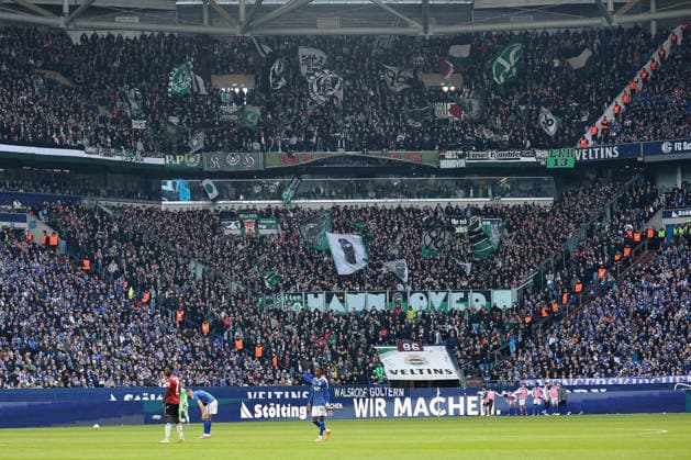 Fans von Hannover 96 beim Spiel der 2. Bundesliga (Saison 2025 26) FC Schalke 04 - Hannover 96 - Copyright: Thomas Pakusch