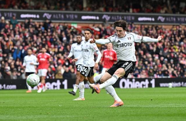 Harry Wilson of Fulham has a shot Nottingham Forest v Fulham, Premier League, Football, City Ground, Nottingham, UK - 15 Mar 2026Nottingham City Ground United Kingdom EDITORIAL USE ONLY No use with unauthorised audio, video, data, fixture lists, club league logos or live services. Online in-match use limited to 120 images, no video emulation. No use in betting, games or single club league player publications. Copyright: xAnnaxGowthorpe Shutterstockx 16757313aq