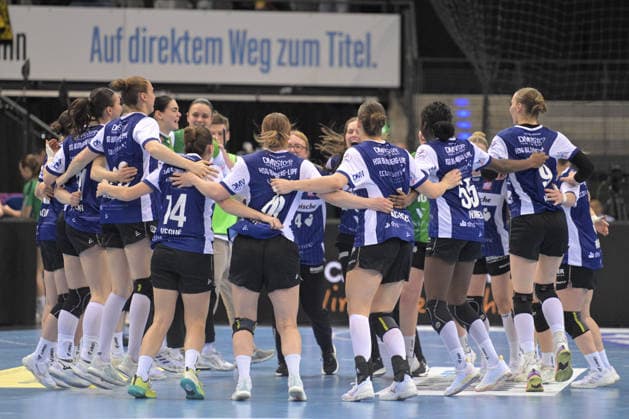 Kreis der HSG Blomberg-Lippe nach dem Spiel Thueringer HC vs. HSG Blomberg-Lippe, Handball, Frauen, DHB Pokal Haushahn Final 4, Spiel um Platz 3, Saison 2025 2026, 15.03.2026 Thueringer HC vs. HSG Blomberg-Lippe, Handball, Frauen, DHB Pokal Haushahn Final 4, Spiel um Platz 3, Saison 2025 2026, 15.03.2026 Stuttgart Copyright: xEibner-Pressefoto TobiasxBaurx EP_TBR