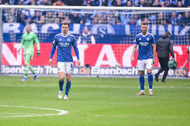 15.03.2026, Fussball, 2. Bundesliga, Saison 2025 2026, 26. Spieltag, FC Schalke 04 - Hannover 96, Ron Schallenberg (FC Schalke 04), Hasan Kurucay (FC Schalke 04) xRHR-FOTO YYx