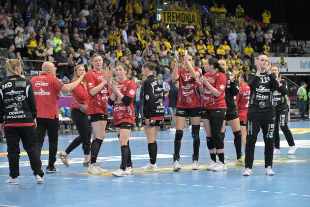 die Spielerinnen des Thueringer HC bedanken sich bei den Fans Thueringer HC vs. HSG Blomberg-Lippe, Handball, Frauen, DHB Pokal Haushahn Final 4, Spiel um Platz 3, Saison 2025 2026, 15.03.2026 Thueringer HC vs. HSG Blomberg-Lippe, Handball, Frauen, DHB Pokal Haushahn Final 4, Spiel um Platz 3, Saison 2025 2026, 15.03.2026 Stuttgart Copyright: xEibner-Pressefoto TobiasxBaurx EP_TBR
