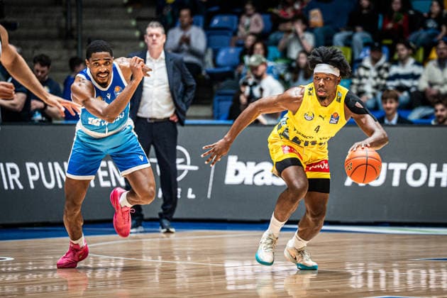 15.03.2026, xhfmx, Basketball easyCredit BBL Bundesliga, Frankfurt Skyliners - EWE Baskets Oldenburg v.l. William Christmas (Skyliners Frankfurt), Brian Fobbs (EWE Baskets Oldenburg) (DFL DFB REGULATIONS PROHIBIT ANY USE OF PHOTOGRAPHS as IMAGE SEQUENCES and or QUASI-VIDEO) Frankfurt am Main