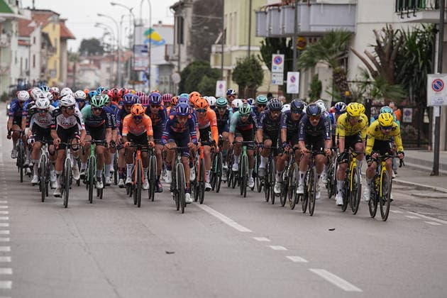 The pack rides during the 142-kilometer Stage 7 of the Tirreno-Adriatico cycling race from Civitanova Marche to San Benedetto del Tronto - Italy,- Sunday , March 15, 2026. - cycling .  Copyright: xMarcoxAlpozzix