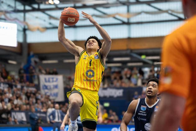 Jack Kayil (Alba, 7), Marcus Foster (MBC, 5), Syntainics MBC vs. ALBA BERLIN, Basketball, 1. Bundesliga, Maenner, 24. Spieltag, Saison 2025 26, 15.03.2026. Weißenfels Stadthalle Sachsen-Anhalt Deutschland