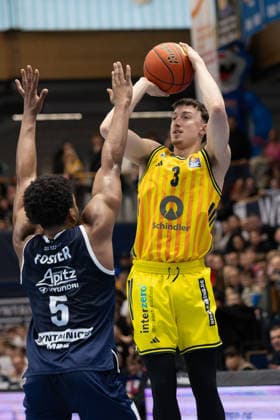 Marcus Foster (MBC, 5), Alex O™Connell (Alba, 3), Syntainics MBC vs. ALBA BERLIN, Basketball, 1. Bundesliga, Maenner, 24. Spieltag, Saison 2025 26, 15.03.2026. Weißenfels Stadthalle Sachsen-Anhalt Deutschland