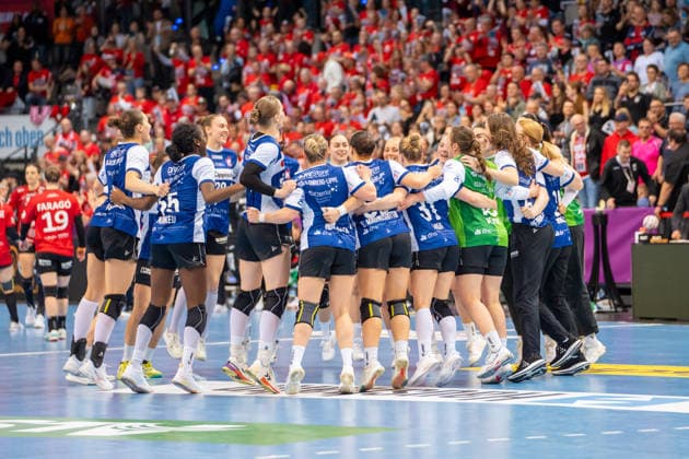 Handball I Frauen I Saison 2025-2026 I DHB-Pokal Final 4 I Spiel um Platz 3 I Thüringer HC - HSG Blomberg-Lippe I 15.03.2026 HSG Blomberg-Lippe feiert den Sieg und somit den 3. Platz Stuttgart Porsche Arena Baden-Württemberg Deutschland Copyright: xLobeca MaxxPetershansx