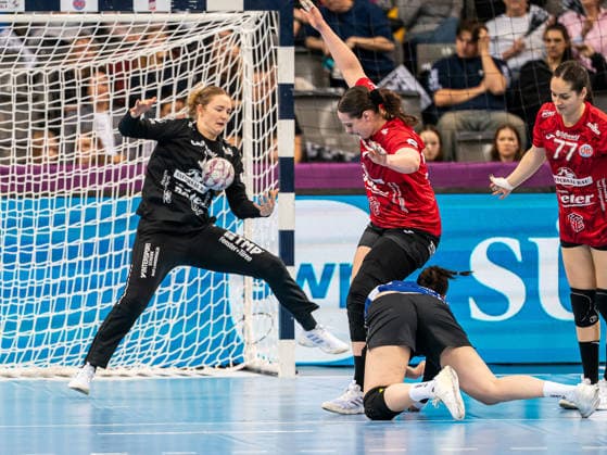 Christina Loevgren Hallberg (Thueringer HC, 01) pariert einen Wurf, Thueringer HC vs. HSG Blomberg-Lippe, Handball, DHB Pokal Haushahn Final 4, Spiel um Platz 3, Spielzeit 2025 2026, 15.03.2026 Thueringer HC vs. HSG Blomberg-Lippe, Handball, DHB Pokal Haushahn Final 4, Spiel um Platz 3, Spielzeit 2025 2026, 15.03.2026 Stuttgart Copyright: xMichaelxSchmidt Eibner-Pressefotx EP_MST