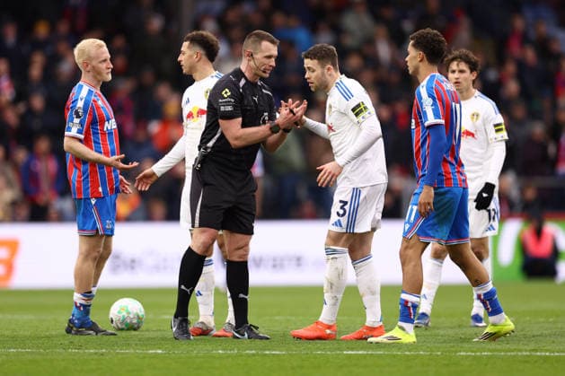 Crystal Palace v Leeds United 15 March 2026, London - Premier League Football - Crystal Palace v Leeds United - Referee Thomas Bramall speaks with Gabriel Gudmundsson of Leeds United before he is sent off with a second yellow card - Photo: Jacques Feeney Offside. London UK Copyright: xJacquesxFeeneyx xOffsidexOffside