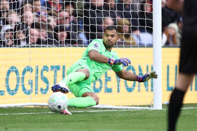Crystal Palace v Leeds United 15 March 2026, London - Premier League Football - Crystal Palace v Leeds United - Crystal Palace goalkeeper Walter Benitez watches the Leeds penalty go wide - Photo: Jacques Feeney Offside. London UK Copyright: xJacquesxFeeneyx xOffsidexOffside