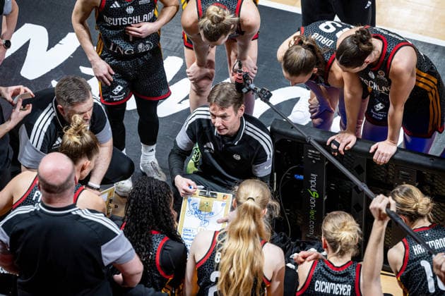 Basketball Villeurbanne 14.03.2026 Wommen™s Basketball World Cup 2026 Qualifying Tournament Kolumbien (COL) - Deutschland (GER) Olaf Lange (Deutschland, Trainer)