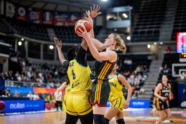 Basketball Villeurbanne 14.03.2026 Wommen™s Basketball World Cup 2026 Qualifying Tournament Kolumbien (COL) - Deutschland (GER) Emma Eichmeyer (Deutschland, No.09) Yuliany Paz (Kolumbien, No.06)