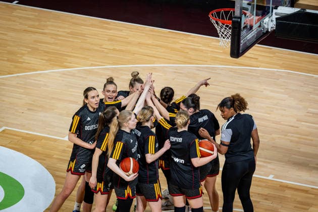 Basketball Villeurbanne 14.03.2026 Wommen™s Basketball World Cup 2026 Qualifying Tournament Kolumbien (COL) - Deutschland (GER) team Deutschland