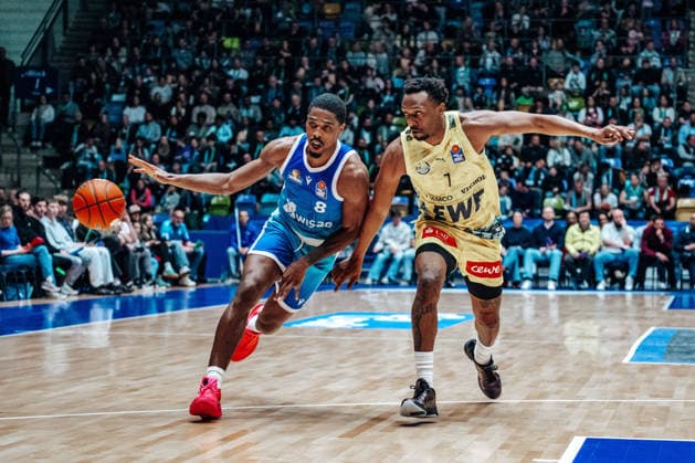 William Christmas (Skyliners Frankfurt, 08), Dakarai Tucker (EWE Baskets Oldenburg, 07) GER, Skyliners Frankfurt vs. EWE Baskets Oldenburg, easycredit BBL, Bundesliga, 24 Spieltag, Saison 2025 2026. 15.03.2026 Eibner-Pressefoto Attila Ziga GER, Skyliners Frankfurt vs. EWE Baskets Oldenburg, easycredit BBL, Bundesliga, 24 Spieltag, Saison 2025 2026. 15.03.2026 Frankfurt am Main Copyright: xEibner-Pressefotox EP_AZA