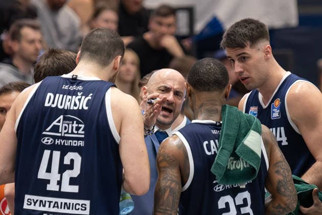 Milenko Bogicevic (MBC, Head Coach), Auszeit, Syntainics MBC vs. ALBA BERLIN, Basketball, 1. Bundesliga, Maenner, 24. Spieltag, Saison 2025 26, 15.03.2026. Weißenfels Stadthalle Sachsen-Anhalt Deutschland