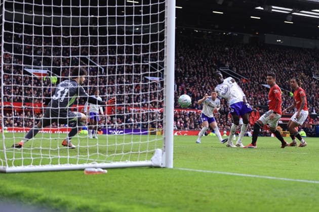 Football - Premier League - Manchester United, ManU v Aston Villa 15th March 2026 - Premier League - Manchester United v Aston Villa - Ross Barkley of Aston Villa scores their 1st goal to bring the score to 1-1 - Photo: Simon Stacpoole Offside. Manchester UK Copyright: xSimonxStacpoolexOffside
