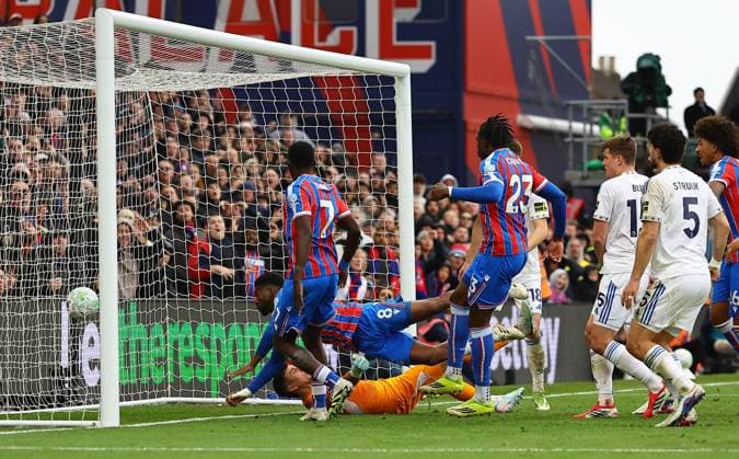 Jefferson Lerma of Crystal Palace goal is disallowed by VAR Crystal Palace v Leeds United, Premier League, Football, Selhurst Park, London, UK - 15 Mar 2026London Selhurst Park United Kingdom EDITORIAL USE ONLY No use with unauthorised audio, video, data, fixture lists, club league logos or live services. Online in-match use limited to 120 images, no video emulation. No use in betting, games or single club league player publications. Copyright: xMichaelxZemanek Shutterstockx 16757310ac