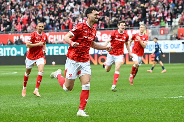 Fussball - 2. Bundesliga - Saison 2025 26 1. FC Kaiserslautern 15.03.2026 Fritz-Walter-Stadion 1. FC Kaiserslautern (fck) - Karlsruher SC (ksc) 3:0 fck10+ nach dem 3:0 1. FC Kaiserslautern
