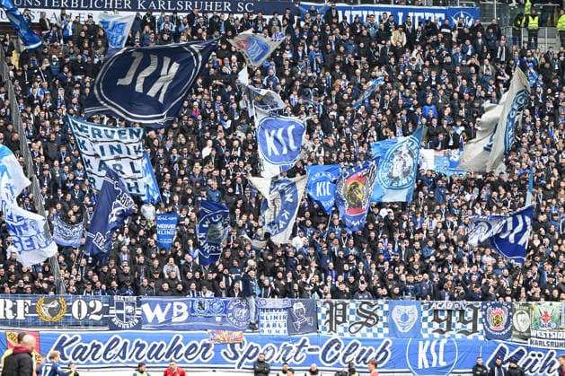 Fussball - 2. Bundesliga - Saison 2025 26 1. FC Kaiserslautern 15.03.2026 Fritz-Walter-Stadion 1. FC Kaiserslautern (fck) - Karlsruher SC (ksc) 3:0 Karlsruher Fans 1. FC Kaiserslautern