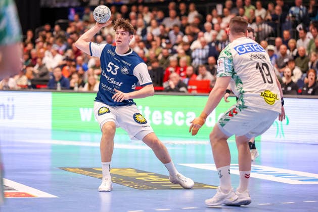 15.03.2026, Handball, HBL, Bergischer HC - SC Magdeburg, Mitsubishi Electric HALLE Düsseldorf: Soeren Steinhaus (BHC 53) neben Elvar Örn Jonsson (SC Magdeburg 19) Nordrhein-Westfalen Deutschland