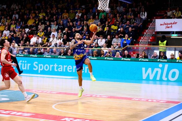 ProA - Phoenix Hagen vs. Nürnberg Falcons BC, Hagen, 15.03.2026, Ischelandhalle Hagen Marcus Henri Graves ( 0, Phoenix Hagen, PG) beim Fastbreak ; ProA - Phoenix Hagen vs. Nürnberg Falcons BC, Hagen, 15.03.2026, Ischelandhalle Hagen Copyright: xBEAUTIFULxSPORTS Piepenstockx