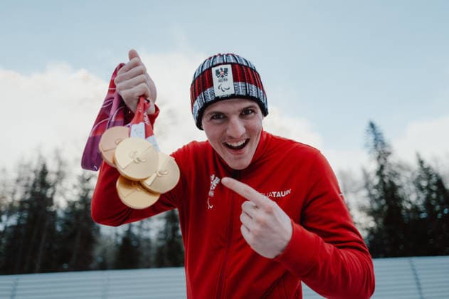 PARALYMPICS - Winter Paralympics Milano Cortina 2026 CORTINA D AMPEZZO,ITALY,15.MAR.26 - PARALYMPICS, ALPINE SKIING - Paralympic Winter games, Winterspiele,Spiele, Summer games Milano Cortina 2026. Image shows Johannes Aigner (AUT). Keywords: medal  GEPAxpictures xAlexanderxSolc