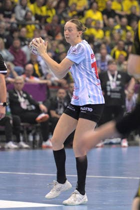 Matilda Ehlert (HSG Bensheim Auerbach, 10) am mit Ball HSG Bensheim Auerbach vs. BVB Borussia Dortmund Handball, Handball, Frauen, DHB Pokal Haushahn Final 4, Finale, Saison 2025 2026, 15.03.2026 HSG Bensheim Auerbach vs. BVB Borussia Dortmund Handball, Handball, Frauen, DHB Pokal Haushahn Final 4, Finale, Saison 2025 2026, 15.03.2026 Stuttgart Copyright: xEibner-Pressefoto TobiasxBaurx EP_TBR