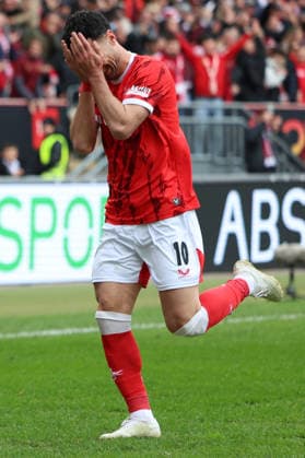 15.03.2026, xrekx, Fussball 2.Bundesliga, 1.FC Kaiserslautern - Karlsruher SC v.l. (DFL DFB REGULATIONS PROHIBIT ANY USE OF PHOTOGRAPHS as IMAGE SEQUENCES and or QUASI-VIDEO) Kaiserslautern