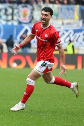 15.03.2026, xrekx, Fussball 2.Bundesliga, 1.FC Kaiserslautern - Karlsruher SC v.l. Torjubel nach dem Tor zum celebrating the goal celebrate 3:0 durch Mahir Emreli (1.FC Kaiserslautern) (DFL DFB REGULATIONS PROHIBIT ANY USE OF PHOTOGRAPHS as IMAGE SEQUENCES and or QUASI-VIDEO) Kaiserslautern