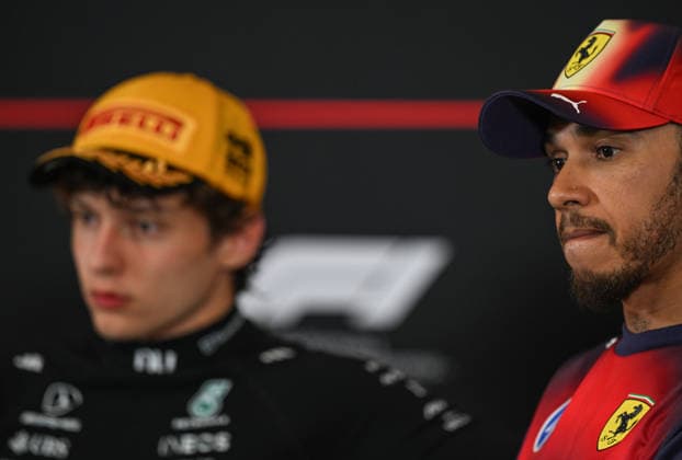 F1 Chinese Grand Prix 2026 SHANGHAI, CHINA - MARCH 15: Kimi Antonelli (L) of Mercedes-AMG Petronas Formula One Team is seen with Lewis Hamilton of Scuderia Ferrari HP during the post-race press conference, PK, Pressekonferenz after the 2026 Chinese Grand Prix, at the Shanghai International Circuit, in Shanghai, China, on March 15, 2026. Shanghai China  Copyright: xArturxWidakx originalFilename:widak-f1chines260315_npaUV.jpg