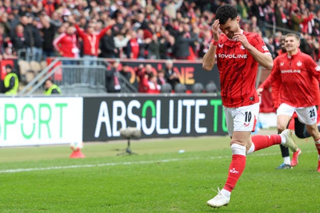 15.03.2026, xrekx, Fussball 2.Bundesliga, 1.FC Kaiserslautern - Karlsruher SC v.l. Torjubel nach dem Tor zum celebrating the goal celebrate 3:0 durch Mahir Emreli (1.FC Kaiserslautern) (DFL DFB REGULATIONS PROHIBIT ANY USE OF PHOTOGRAPHS as IMAGE SEQUENCES and or QUASI-VIDEO) Kaiserslautern