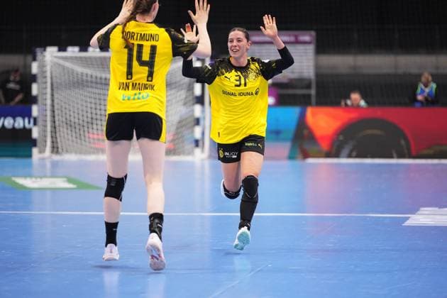 Szene mit Kelly Vollebregt (31; Borussia Dortmund) Haushahn Final4 Finale HSG Bensheim-Auerbach vs Borussia Dortmund