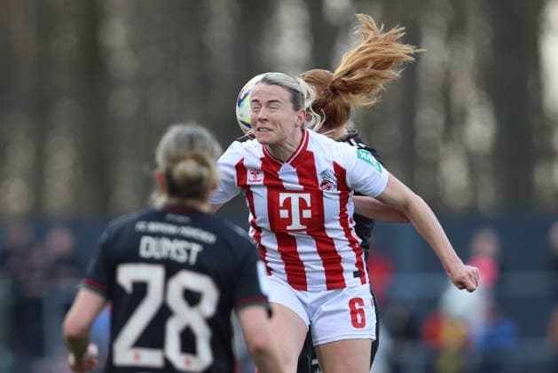 Sandra Maria Jessen (1.FC Köln) und Stine Ballisager Pedersen (FC Bayern München) im Zweikampf waehrend des Spiels der Frauen Bundesliga zwischen 1.FC Köln und Bayern München, Franz-Kremer-Stadion am 15. März in Köln, Deutschland. (Foto von Oliver Kaelke DeFodi Images) +++ Sandra Maria Jessen (1.FC Köln) und Stine Ballisager Pedersen (FC Bayern München) battle for the ball during the Woman Bundesliga match between 1.FC Köln and Bayern München at Franz-Kremer-Stadion on March 15, 2026 in Cologne, Germany. (Photo by Oliver Kaelke DeFodi Images) DFL regulations prohibit any use of photographs as image sequences and or quasi-video. (Photo by Oliver Kaelke DeFodi Images) -