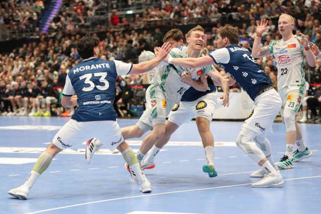 15.03.2026, xgox, Handball - Daikin HBL Bergischer HC - SC Magdeburg emspor, v.l. Eloy Morante Maldonado (Bergischer HC, 33), Gisli Thorgeir Kristjansson (Magdeburg, 10), Lars Mitchell Kooij (Bergischer HC, 15) Zweikampf, Duell, Kampf, tackle Duesseldorf