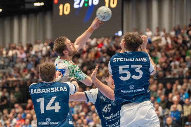 Zweikampf zwischen Gerdas Barbarskas (Bergischer HC 06, 14), Albin Lagergren (SC Magdeburg, 21) und Soeren Steinhaus (Bergischer HC 06, 53). Bergischer HC 06 vs. SC Magdeburg, Handball, DAIKIN Handballbundesliga, 25. Spieltag, Saison 2025 2026, 15.03.2026 Bergischer HC 06 vs. SC Magdeburg, Handball, DAIKIN Handballbundesliga, 25. Spieltag, Saison 2025 2026, 15.03.2026 Duesseldorf Copyright: xEibner-Pressefoto ThomasxHaeslerx EP_THR