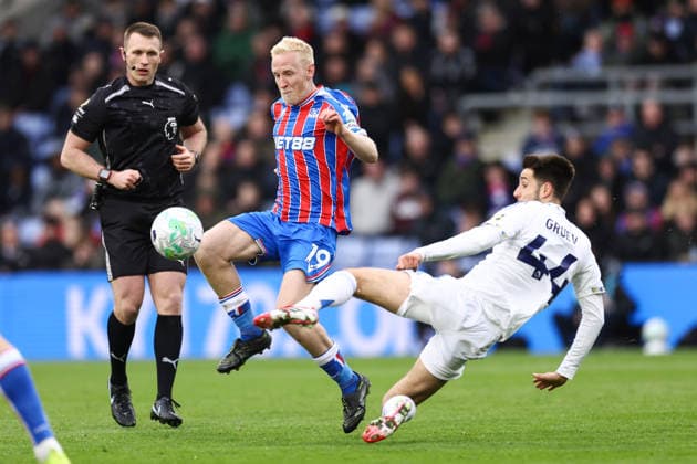 Crystal Palace v Leeds United 15 March 2026, London - Premier League Football - Crystal Palace v Leeds United - Will Hughes of Crystal Palace and Ilia Gruev of Leeds United - Photo: Jacques Feeney Offside. London UK Copyright: xJacquesxFeeneyx xOffsidexOffside