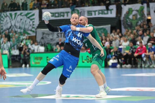 Handball DAIKIN HBL, SC DHfK Leipzig - TVB Stuttgart; 15.03.2026 Lenny Rubin (44, TVB Stuttgart) wird von Moritz Preuss (24, SC DHfK Leipzig) gepackt. Handball, DAIKIN HBL, 1. Bundesliga, Saison 2025 2026, 25. Spieltag: SC DHfK Leipzig vs. TVB Stuttgart am 15.03.2026 in der Quarterback Immobilien Arena Leipzig. Copyright: xBEAUTIFULxSPORTS JanxKaeferx